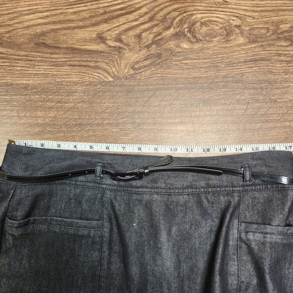 Kenneth Cole Reaction Black Denim Short Skirt with Belt and Loops Size 10 - Picture 7 of 8